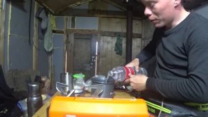 Живу в избе охочюсь на гуся