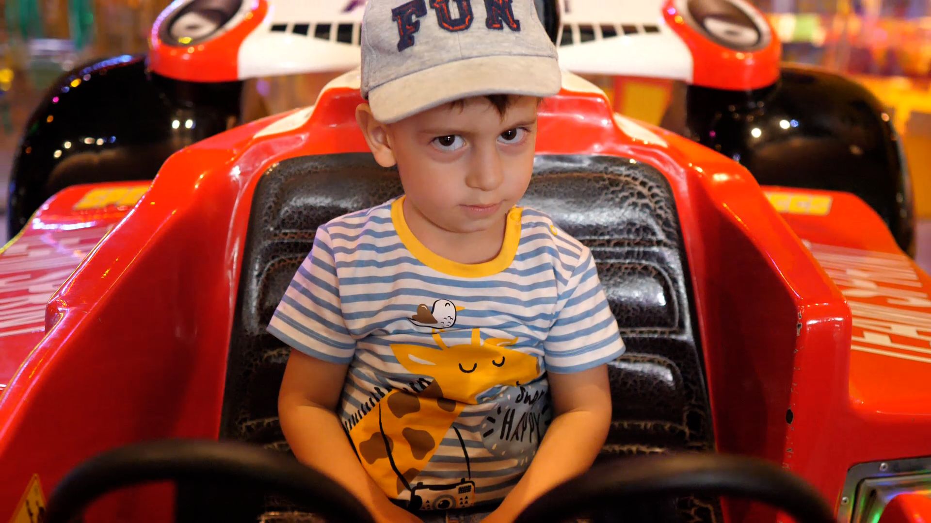 Эрик и Марк играют на детской площадке, часть 5