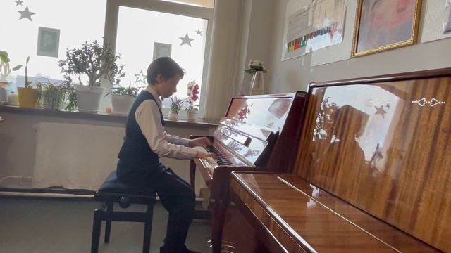 Головач Дмитрий. И. С. Бах  3-голосная инвенция D-dur, Й. Гайдн Соната F- dur, 1 ч., Ф. Шопен Вальс