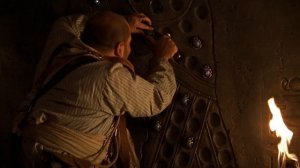 Скарабей убивает Хасана - ＂Мумия＂ (1999) - отрывок из фильм