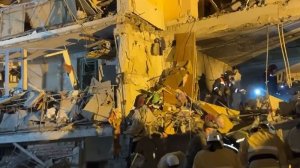 Разбор завалов на месте взрыва дома в Севастополе