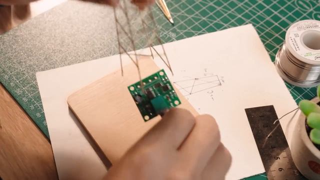 Сделал настольную лампу в виде мельницы # Huy Vector