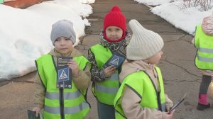 Вместо привычных детских рисунков - серьезные инструкции