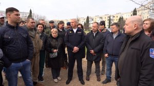 Пострадавшим в результате ночного взрыва в доме № 14 на улице Корчагина оказывают помощь