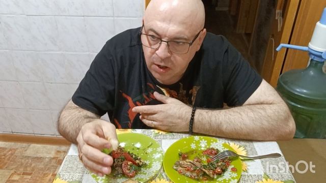 Мукбанг. Грузинский салат с печенью и салат из баклажанов. Судоходство на Дону.