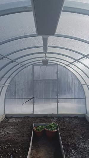 Обогрев теплицы из поликарбоната весной и осенью.