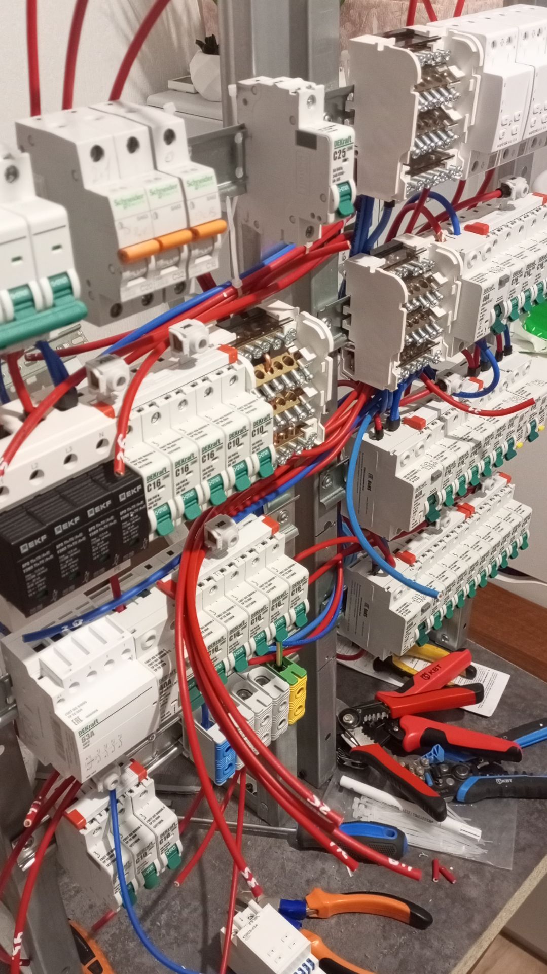 КАК МЫ СОБИРАЕМ ЭЛЕКТРОЩИТЫ