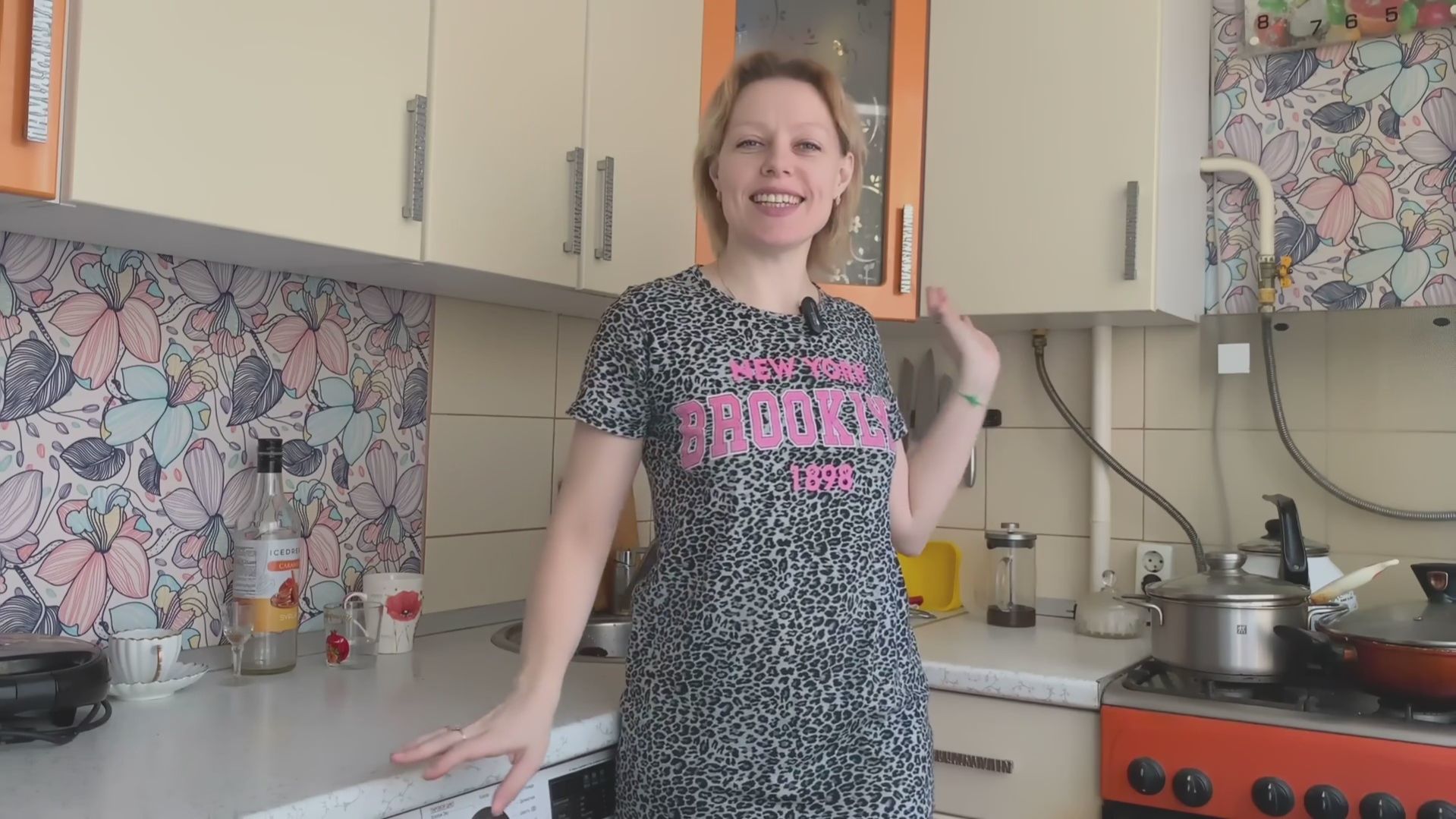 Обзор продуктов из доставки, куриные бедра в соусе на ужин