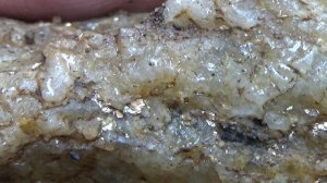 Россыпь самородного Золота в ручье!