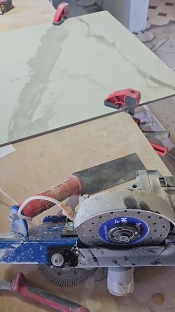 Запил плитки под лезвие без сколов! Заусовщик Compact Pro Https://9plitok.ru/products/zaus-cpro