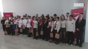 В День воссоединения Крыма с Россией юные бузулучане получили паспорта