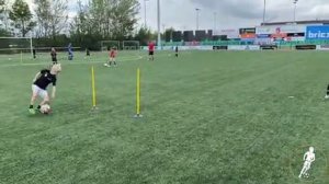 Футбольное упражнение (гонка) на контроль и ведения мяча и логическая игра