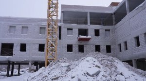 В Нягани продолжается строительство акушерского корпуса