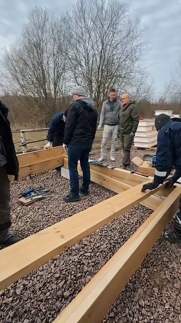 Первый день 2-го потока Практикума по монтажу. Разобрали узлы, разгрузили материал и начали сборку