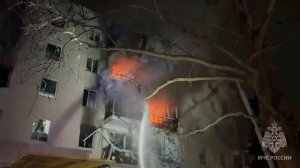 Кадры разбора завалов частично обрушившегося дома в Севастополе показали в МЧС.