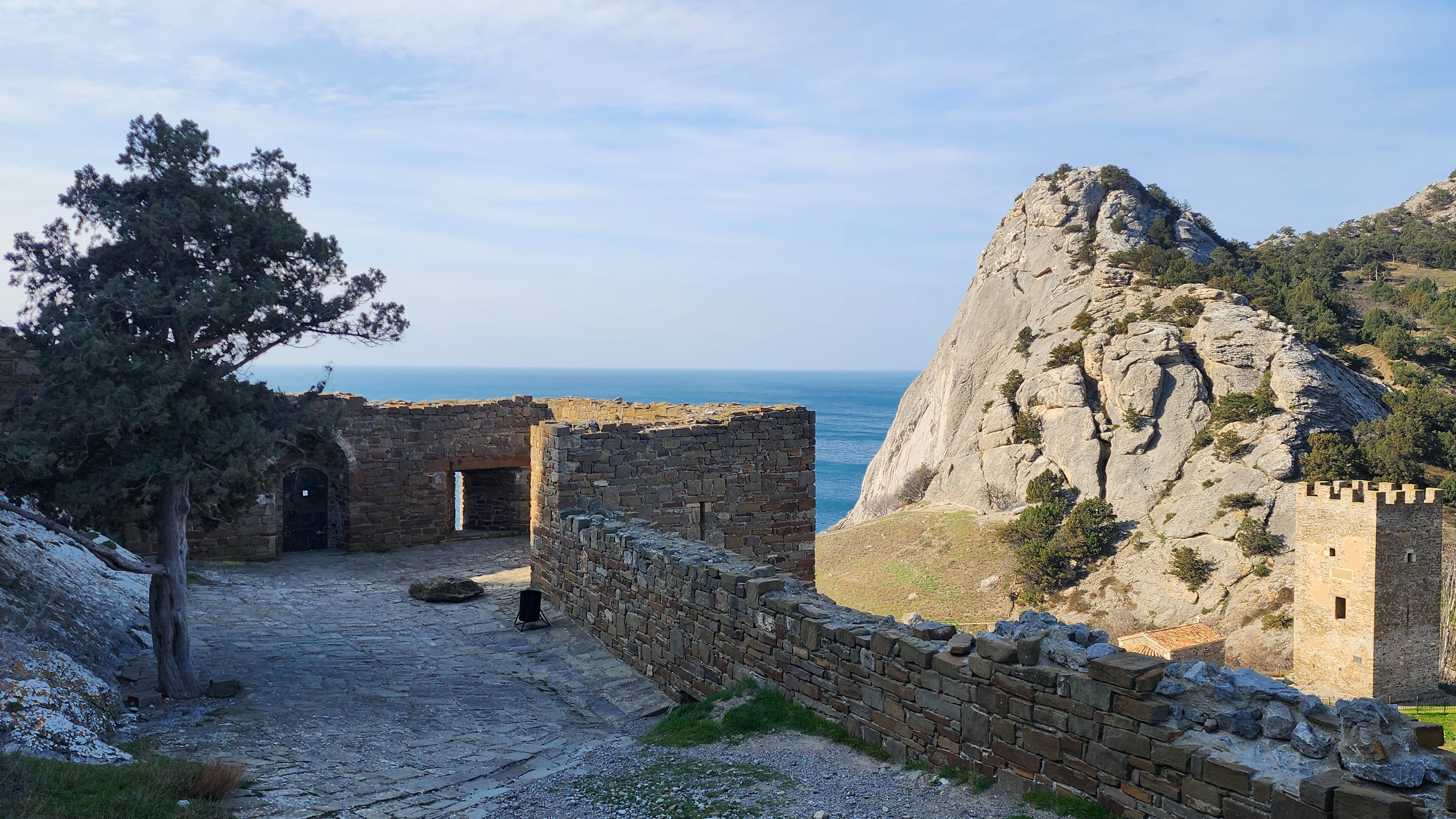 Поездка в Крым. Крепость Судак, мыс Меганом.