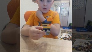 Собираю нож из Lego