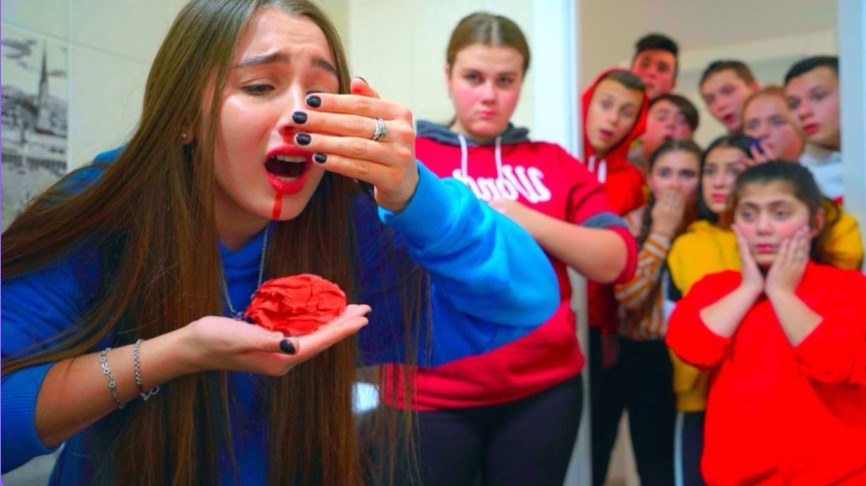 РАЗБОРКИ В ШКОЛЕ!! ДИАНЕ ВЛЕТЕЛО?