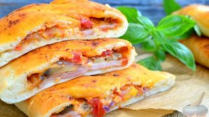 КАЛЬЦОНЕ С ВЕТЧИНОЙ И ГРИБАМИ