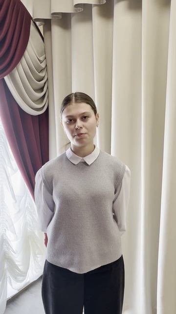 Стихотворение "Шла по городу весна" смотреть онлайн