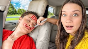 ПРАНК МАМЫ В МАШИНЕ 🤡 она нам это не простит / Вики Шоу
