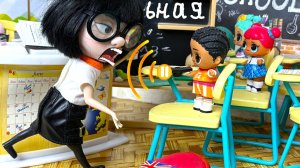 ПАУЗА⏸️ ЧЕЛЛЕНДЖ😁 НА КОНТРОЛЬНОЙ веселая ШКОЛА куклы ЛОЛ сюрприз СМЕШНЫЕ Мультики Даринелка