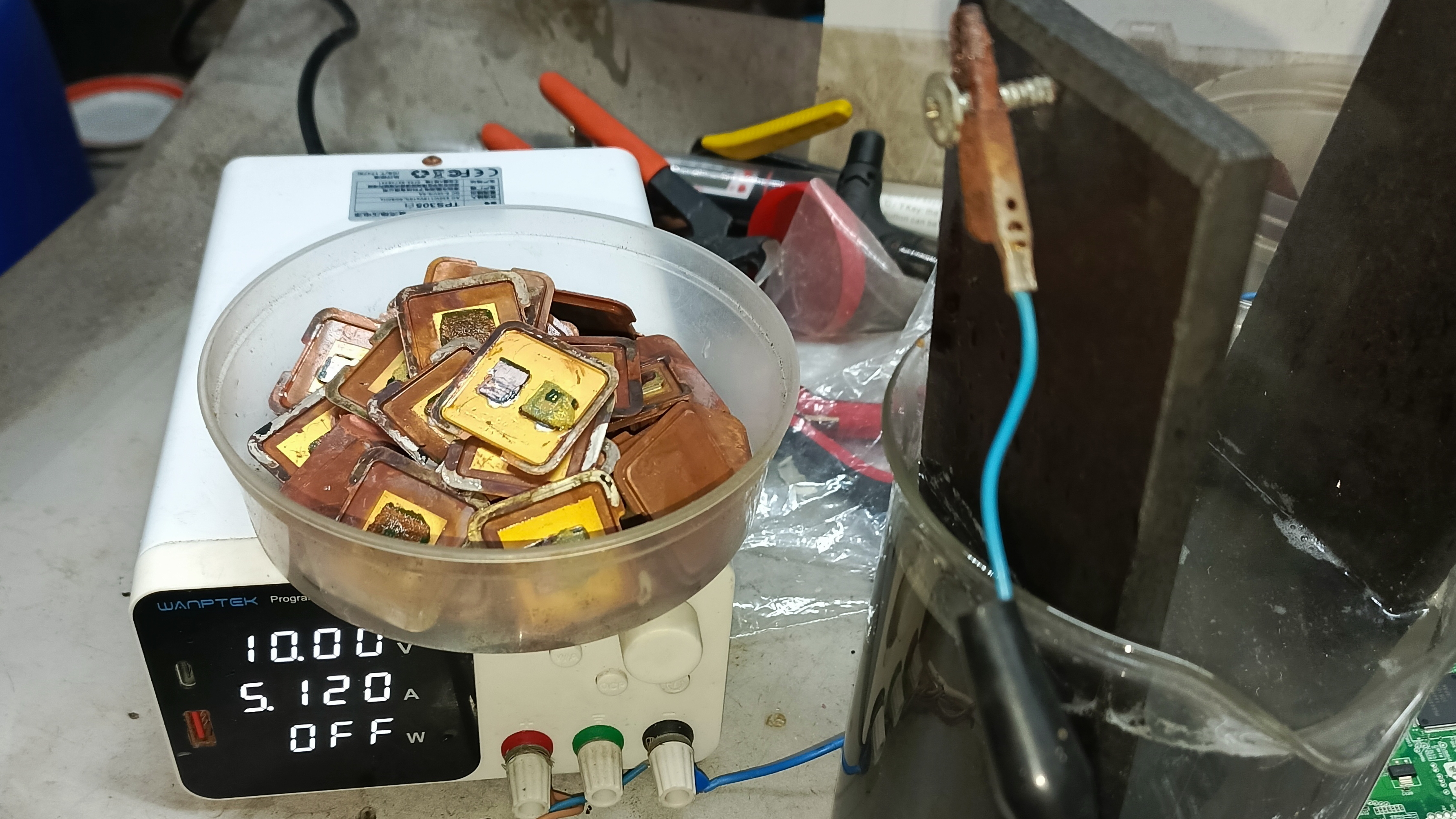 Снимаю золото электричеством😁 Домашний вариант переработки👍