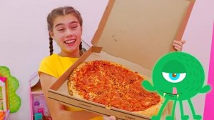 Настя и Мия История о Странном Госте под Кроватью