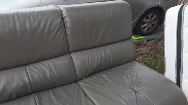 Я ОбАлДеЛа Нашла сумку и кошелёк на свалке и забрала Не свалка а антикварный магазин Dumpster