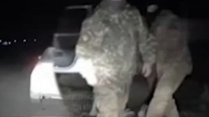 Мужчина с автоматом спас жителя Одессы от «бусификации».
Выстрел в воздух моментально «сдул» ТЦКшек