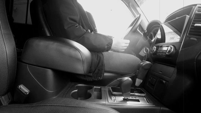 подлокотник переделал и куда ложу телефон в салоне