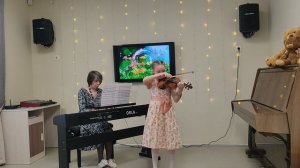 "Клоуны" Д. Кабалевский исп. Путинцева Алевтина.mp4