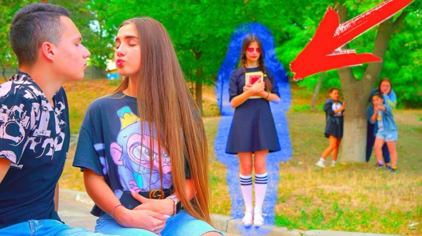 Леди Диана  Девочка - ПРИЗРАК ПРЕСЛЕДУЕТ Диану!!