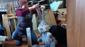 Починила отопление, согрелись. Повесили полку в летней кухне и про рассаду.