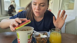 Интересная лапша, салат из фасоли стручковой, холодный мандариновый сок| Посиделки на балконе #обед