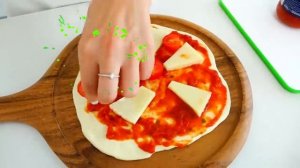 Влад и Никита играют с игрушками - Веселые истории для детей