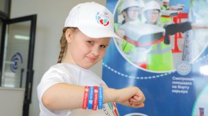 Интересные и полезные сувениры увозят с собой промышленные туристы с предприятий Металлоинвеста