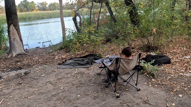 Мультиблогер Федя на рыбалке с папой