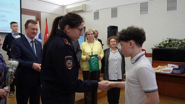 Торжественная церемония вручения паспортов