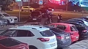 Полиция Краснодара ищет питбайкера, сбившего 9-летнюю девочку на Гидрострое