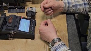 Оконцовка кабеля с центральным модулем со вводом трубки 0,9 мм в кабельный модуль