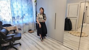 Предварительная примерка ещё не дошитых брючек. Оказывается и кнопки у меня закончились.😆