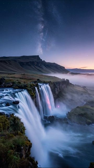Водопад под звездами: волшебство природы #природа #водопады #космос