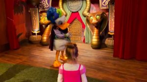 Настя, папа и мама в парке аттракционов