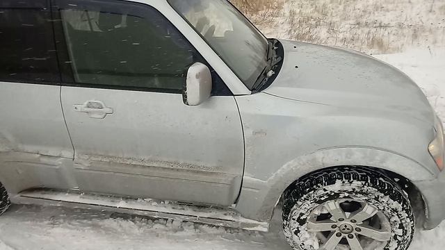 зима на летней резине в поле