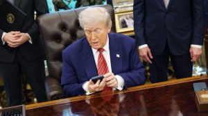 Иранская сторона «потроллила» Трампа в соцсетях после слов об Ормузском проливе