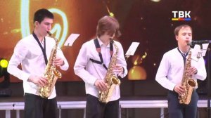 Волшебная сила искусства: работники культуры принимают поздравления