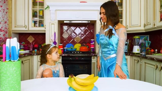 Майя и Лина  Кукла Эльза устраивает вечеринку