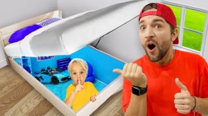 Крис строит Секретную комнату одного цвета!