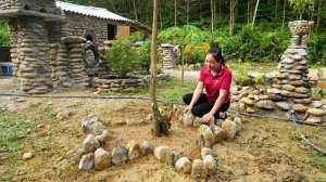 Выкопала деревья в лесу для посадки их на участке для создания тени. Серия 20. Се